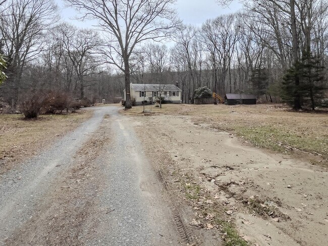 Building Photo - Refined Ranch Living in a Private Natural Setting