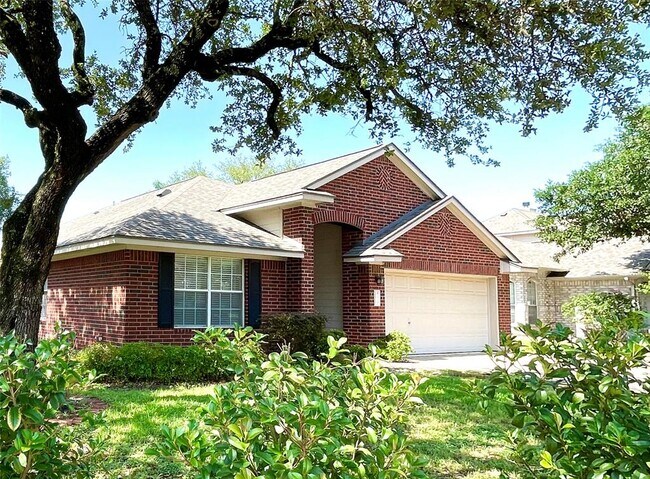 Building Photo - 2325 Clover Ridge Dr