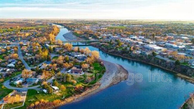 Building Photo - 715 Kimball Rd