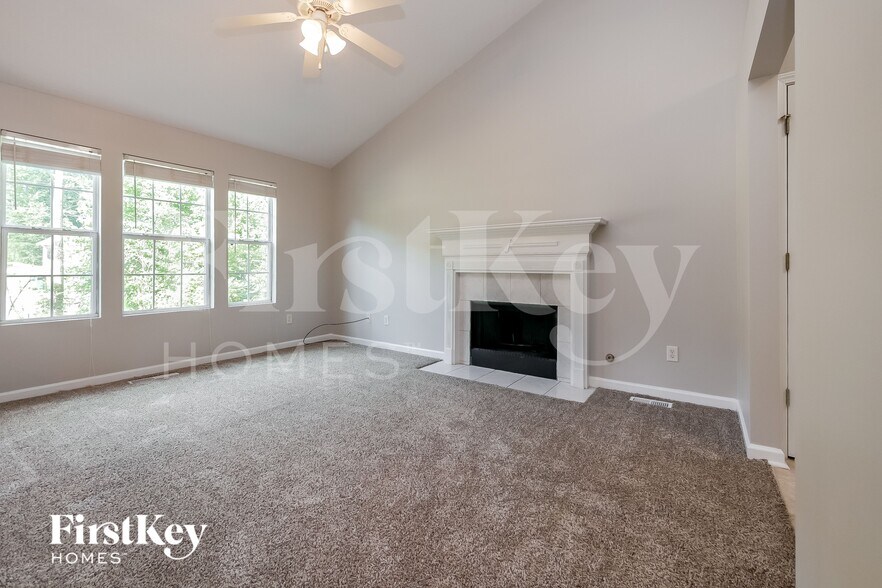 Building Photo - 240 Greensprings Dr