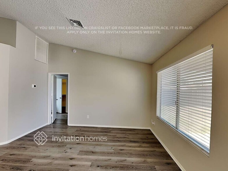 Building Photo - 3239 W Tonopah Dr