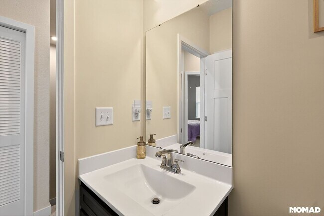 Building Photo - 103 Sandra Rd