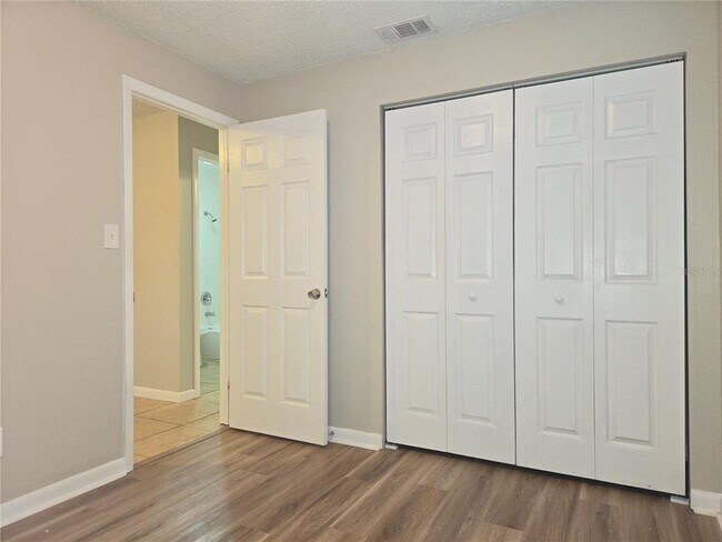 Building Photo - 2410 W Cypress St