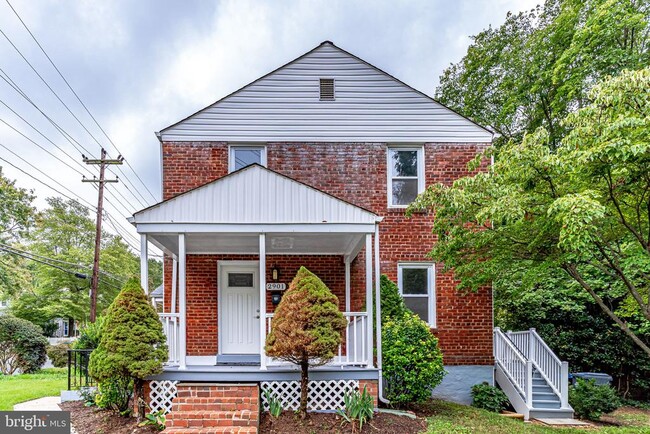 Building Photo - 2901 Farmington Dr