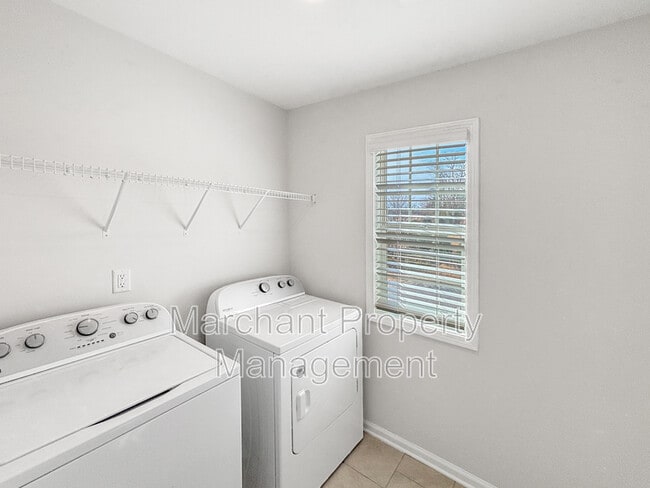 Building Photo - 6 Ashborne Ln