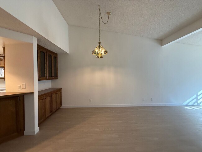 Building Photo - Orcutt Single Story Condo in The Gated Community of Creekridge Villas