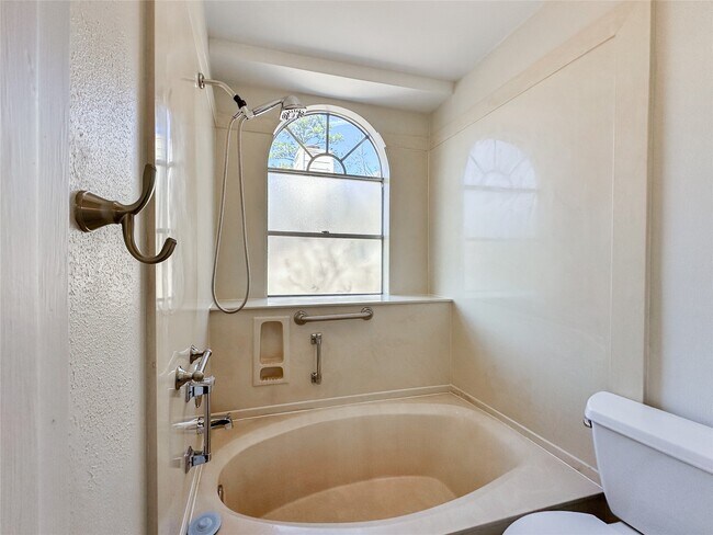 Building Photo - 5515 Strack Rd