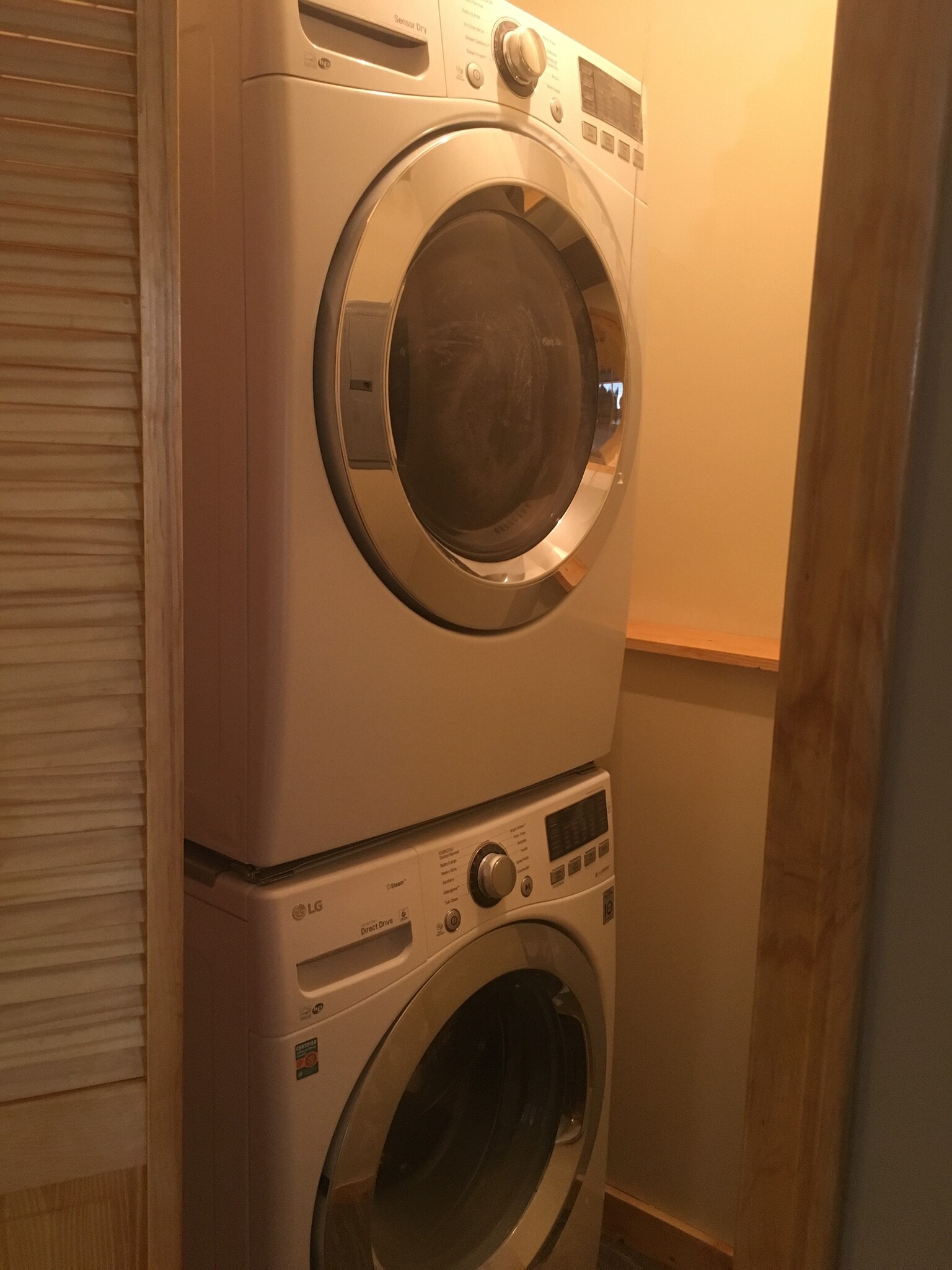 Washer Dryer Closet - 7619 S Phillips Ave