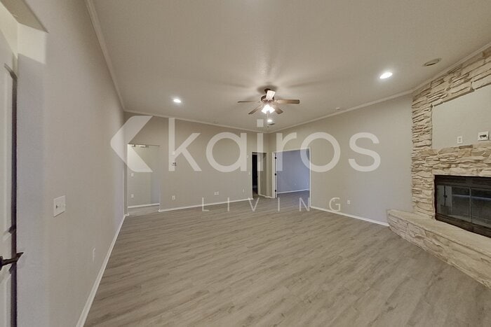 Building Photo - 8411 Alexandria Ave