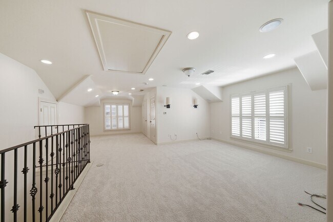 Building Photo - 6343 Mystic Bridge Dr