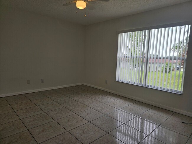 Building Photo - 13345 Pinyon Dr