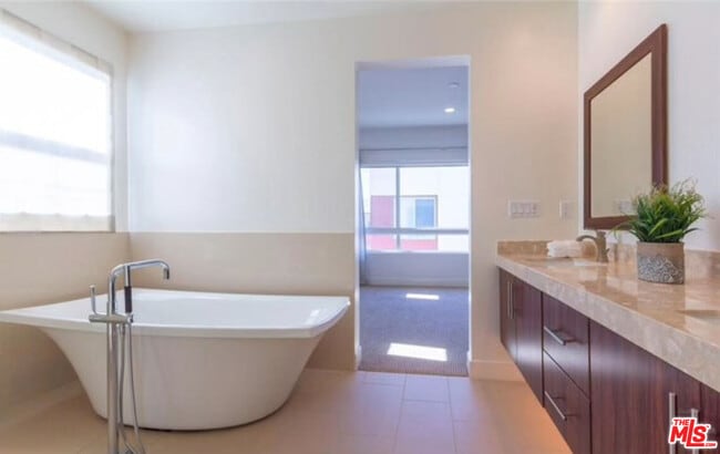 Building Photo - 12642 Sandhill Ln