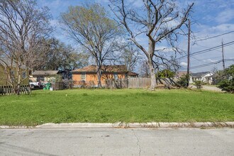 Building Photo - 1115 Bigelow St