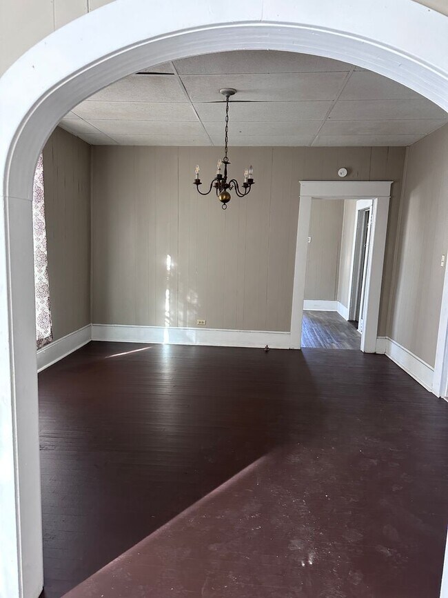 Building Photo - 2416 Walworth - House