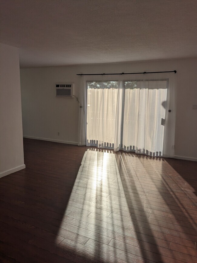 Building Photo - 3813 Huron Ave