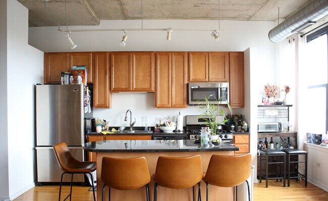 Building Photo - 6 S Laflin St