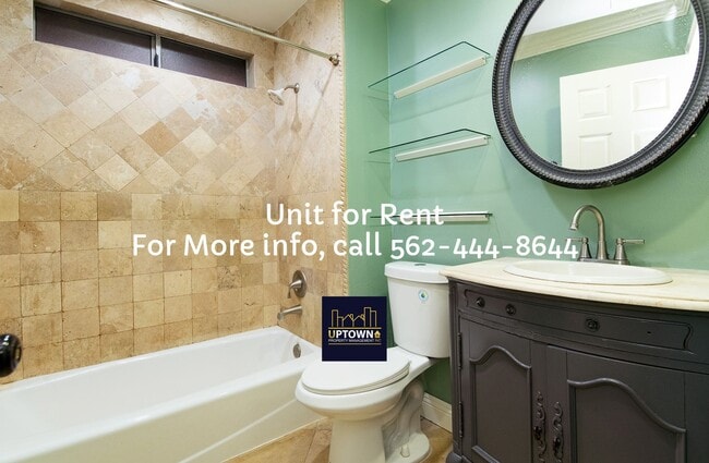 Building Photo - Townhome - 3 Bedrooms-2.5 Baths - South Gate