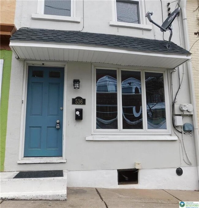 Building Photo - 536 Hayes St