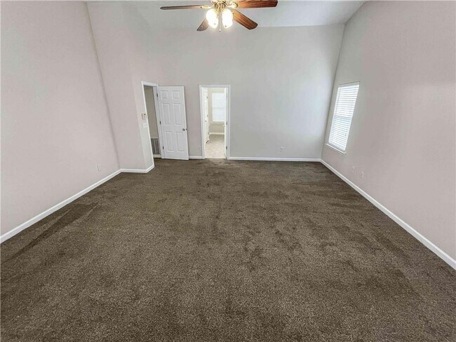 Building Photo - 6205 Tree Ridge Dr N W