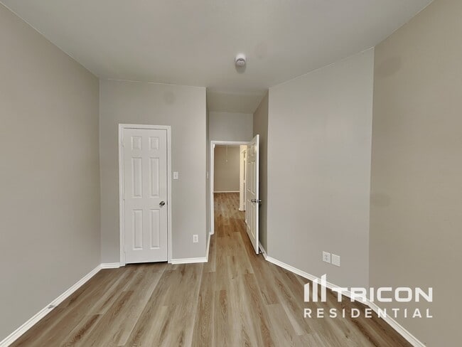 Building Photo - 4512 Ridgeway Dr