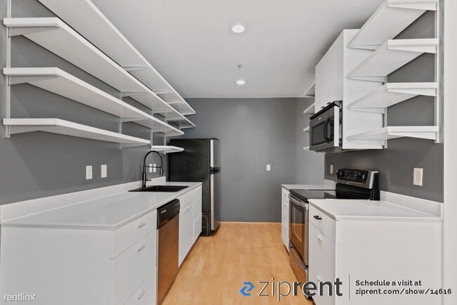 Building Photo - 1 br, 1.5 bath Condo - 1221 Pine Street, O...