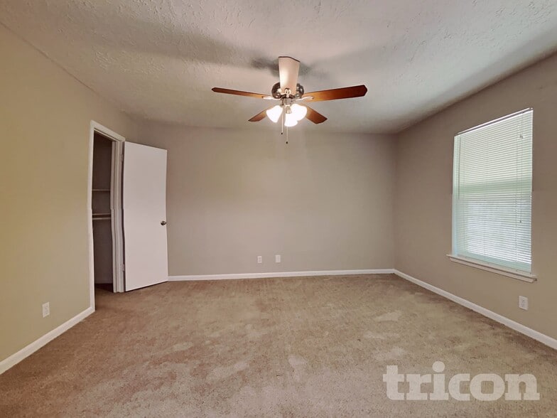 Building Photo - 13307 Venice Cir