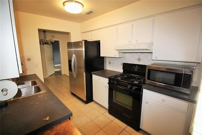 Building Photo - 610 Wilshire Dr