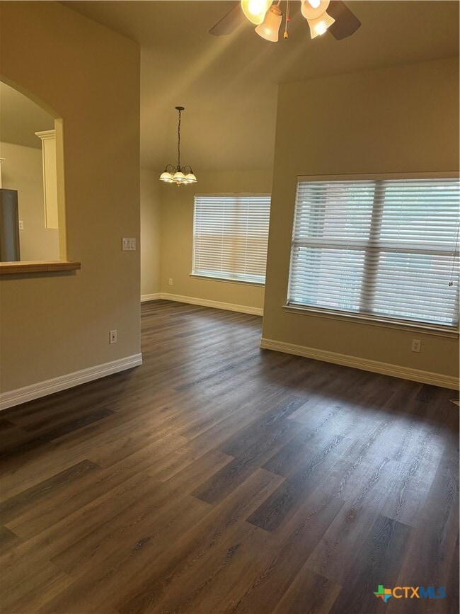 Building Photo - 3020 Green Mountain Dr