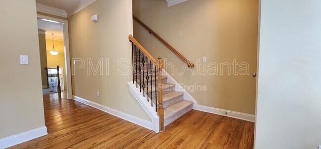 Building Photo - 106 Lexington Village