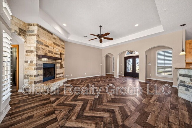 Building Photo - 7033 Robin Hood Way