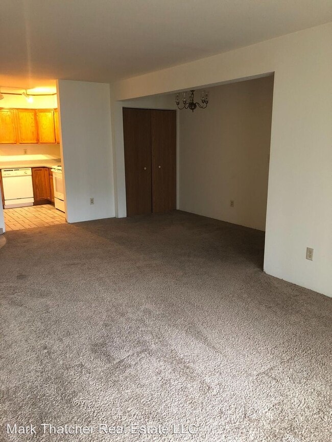 Building Photo - 261-271 Oakwood Ave