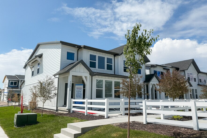 Primary Photo - 11618 S Old Cedar Dr