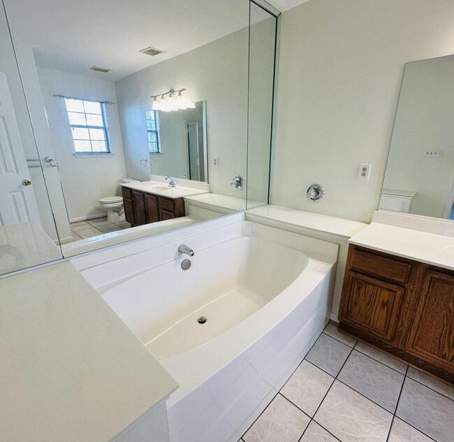 Building Photo - 3249 Fayette Dr