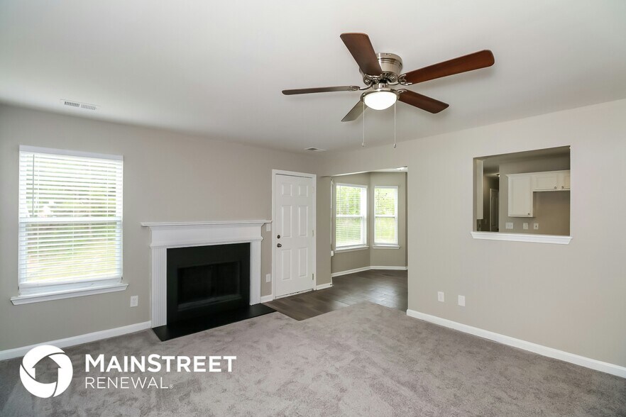 Building Photo - 10950 Southwood Dr