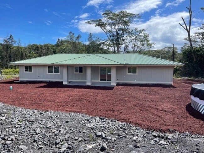 Building Photo - 15-1944 17th Ave. Keaau, HI 96749