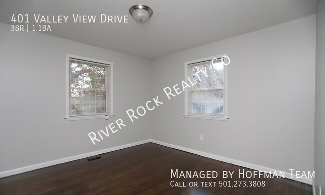 Building Photo - 401 Valley View Dr
