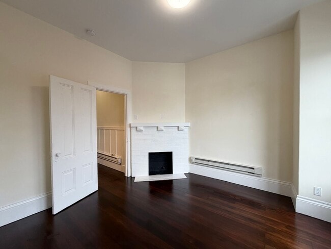 Building Photo - 225 9th St