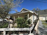 Building Photo - Recently remodeled two bedroom home near popular hiking trails and downtown Placerville.