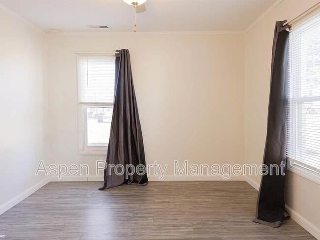 Building Photo - 2101 Melvin Ave