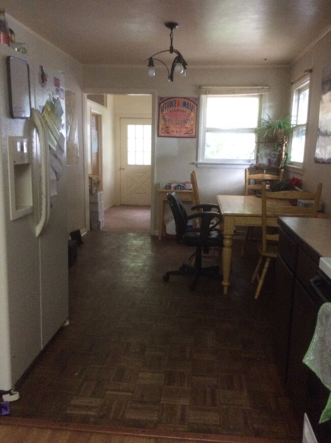Building Photo - New Professional Photos Coming Soon! Gem L...