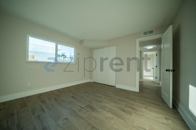 Building Photo - 7338 Coquina Way