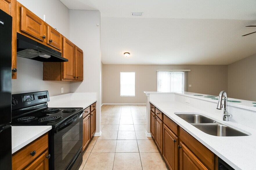 Building Photo - 11266 Silver Key Dr