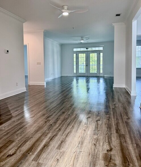 Building Photo - 149 Breezes Dr