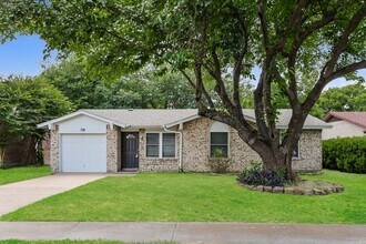 Building Photo - 3 BR/2BA | Updated Single Family Home | 1-Car Garage Parking | Great backyard!