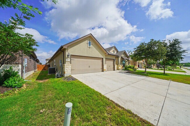 Building Photo - Stunning 4BR Home with 3-Car Garage in Turning Stone - Realtor Commission: $750