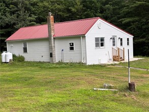 Building Photo - 725 Cole Rd