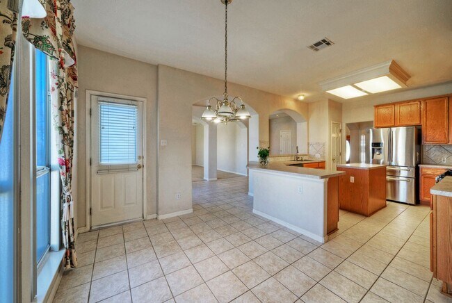Building Photo - 601 Indian Run Dr