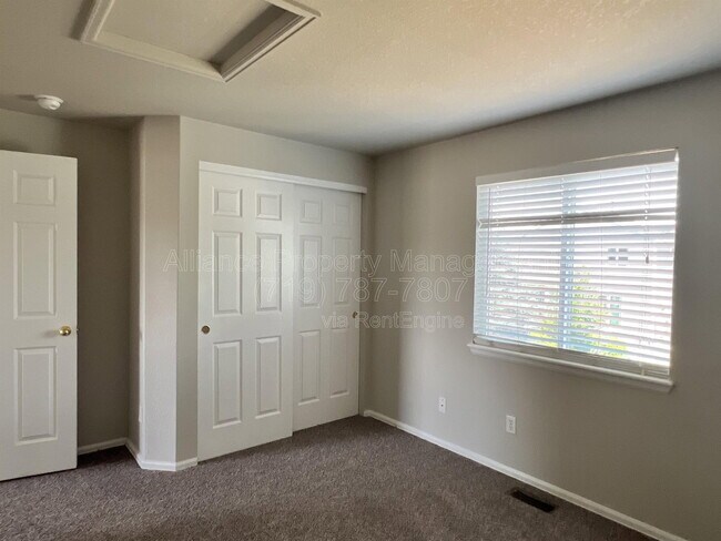 Building Photo - 5671 Vermillion Bluffs Dr