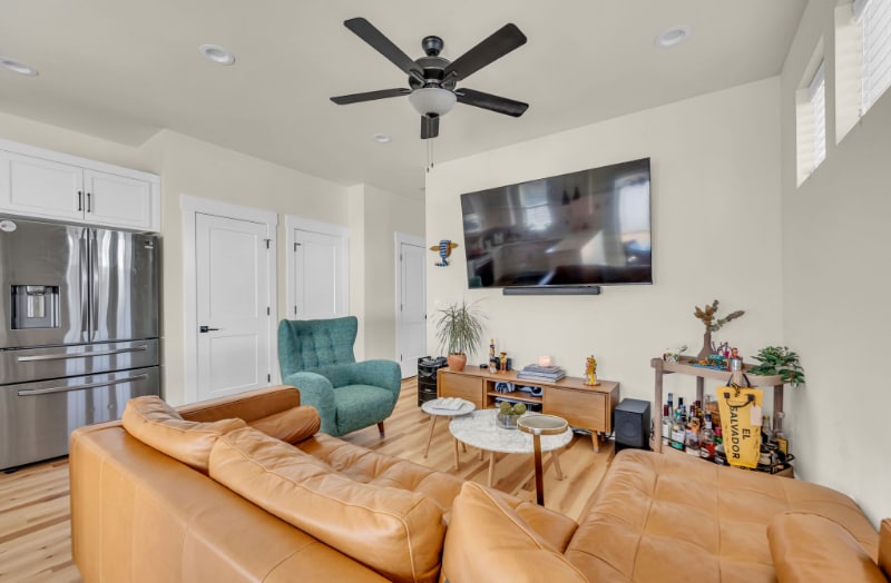 Building Photo - 540 Taffy Wy