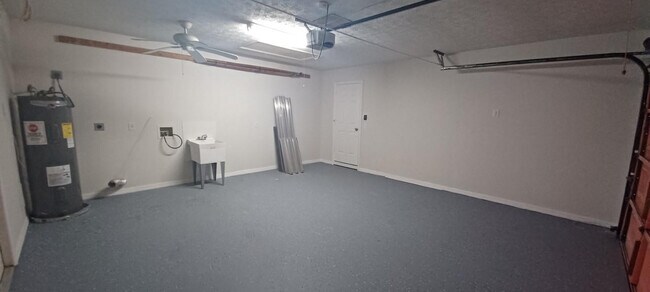 Building Photo - 150 NW Byron St